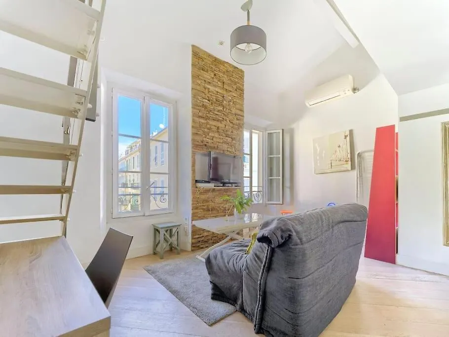 Cosy Duplex, Hyper Centre, Wifi,Air Conditionner 니스 아파트