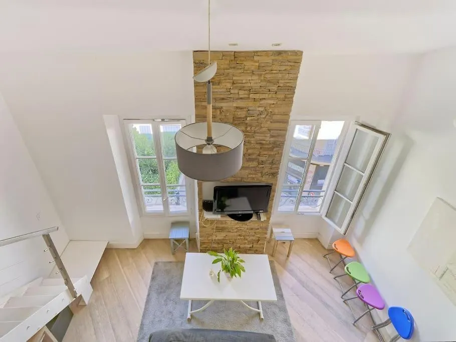 아파트 Cosy Duplex, Hyper Centre, Wifi,Air Conditionner 니스