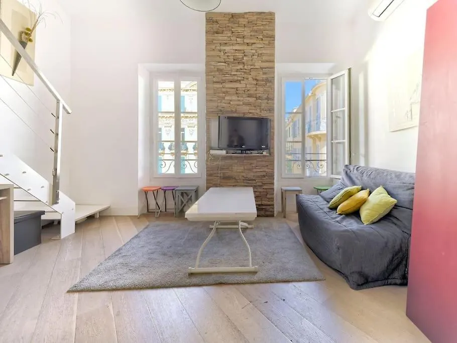 아파트 Cosy Duplex, Hyper Centre, Wifi,Air Conditionner 니스