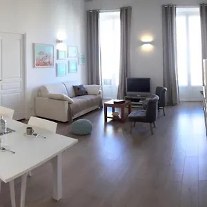 Appartement 2 Bedrooms In Central Location On The Famous Place Massena, Nice